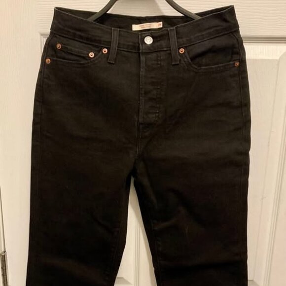 Never worn, Women's Wedgie Straight in Black by Levi's, size 29 - Picture 3 of 4